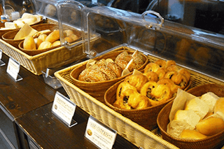 免费简单早餐服务