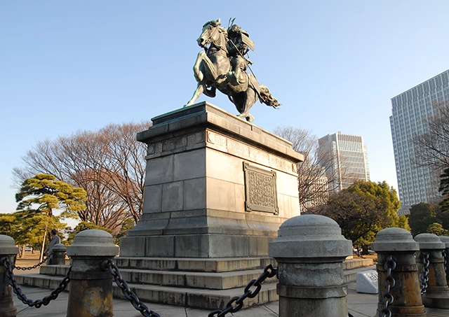 Kokyo Gaien National Garden / 步行约18分钟