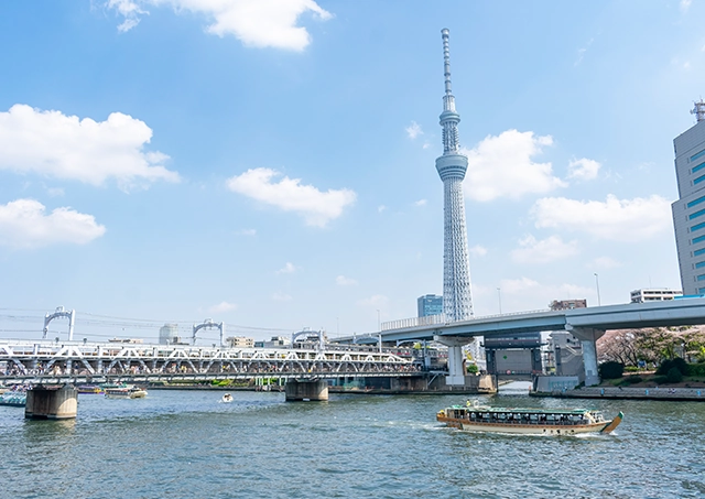 TOKYO SKYTREE TOWN® / 乘坐火车和步行约24分钟