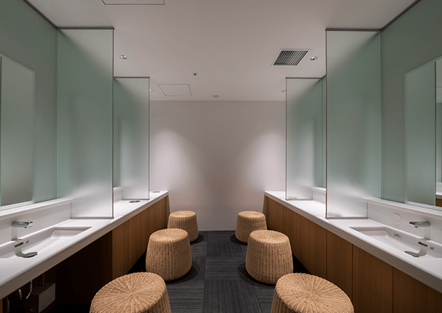 走廊之汤/更衣室