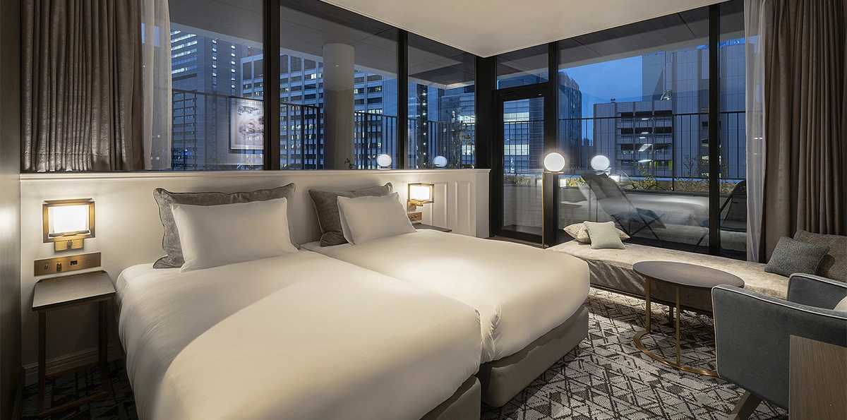 在纪念日套餐中享受葡萄酒