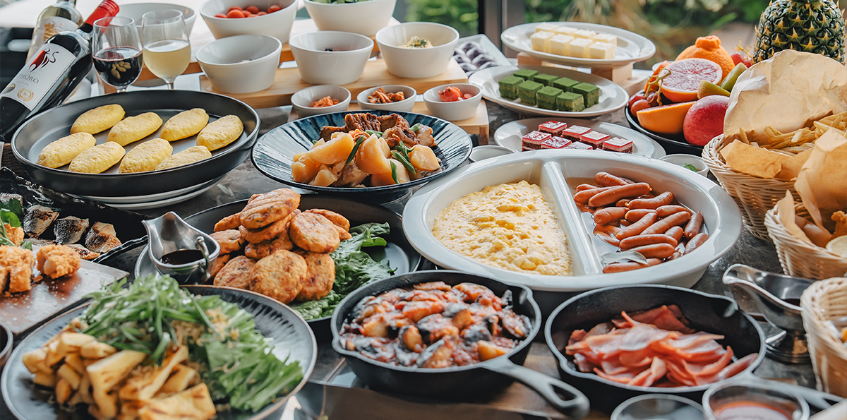 装点清爽早晨的酒店早餐