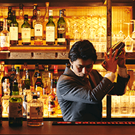 酒吧“KONJIKI金色”