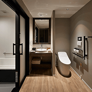 无障碍双人/<br>浴室、带洗衣机的卫生间、洗手池