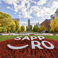 大通公园/ 步行约 6 分钟