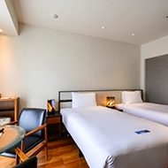 成熟高管双胞胎