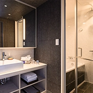 行政双窗（带浴室和卫生间）